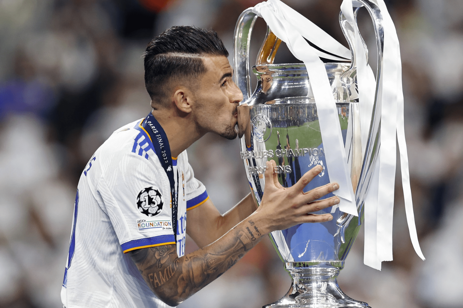 皇家马德里半决赛鏖战阿森纳，周冠宇砍下15记关键球，全场沸腾(1998皇家马德里主力阵容)