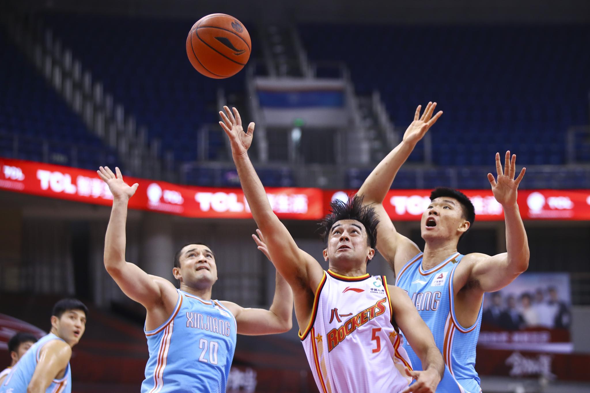 国王杯决赛爆出冷门！AC米兰险胜新疆男篮，争冠形势突变的简单介绍